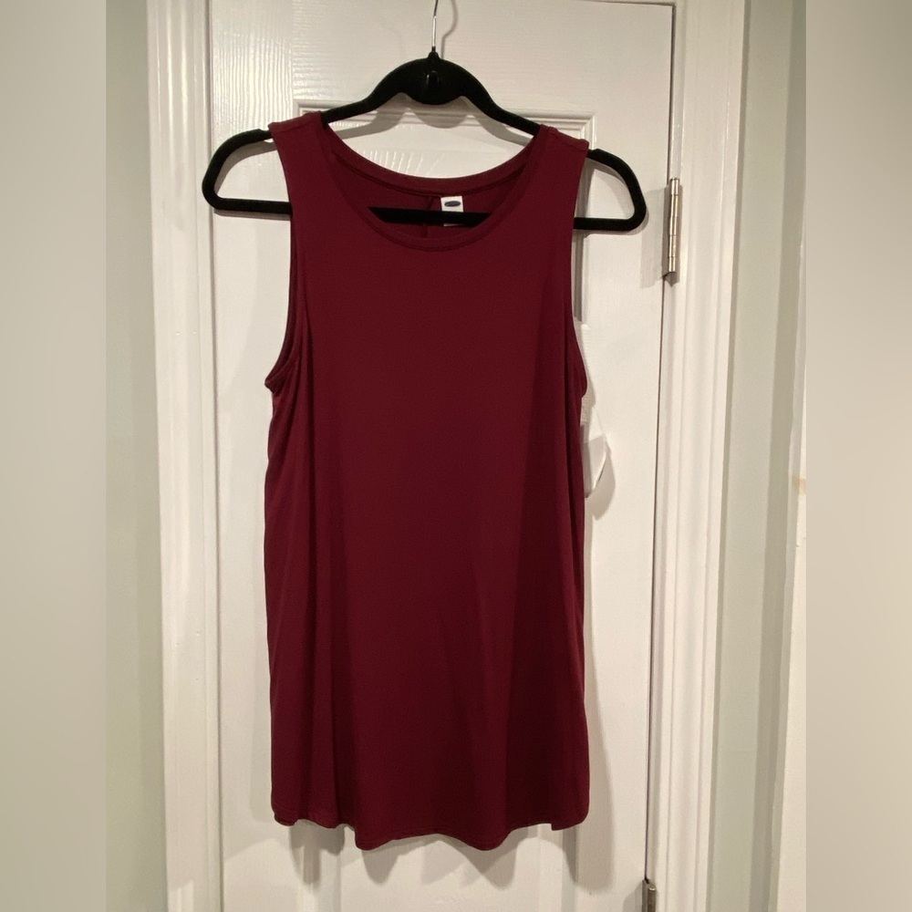 NWT Old Navy Luxe Size M Burgundy Scoop Neck Soft Flowy Stretch Tunic Tank Top